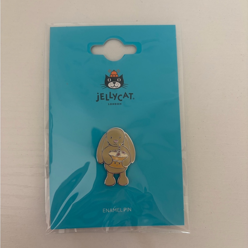 NWT jellycat official Bashful Beige Bunny Birthday Cake pin Limited EDITION VHTF